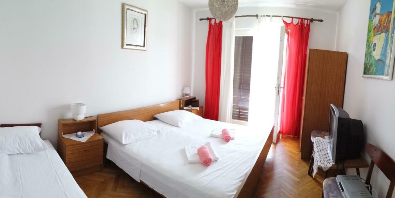 Guesthouse Familija Tariba Supetarska Draga Ngoại thất bức ảnh